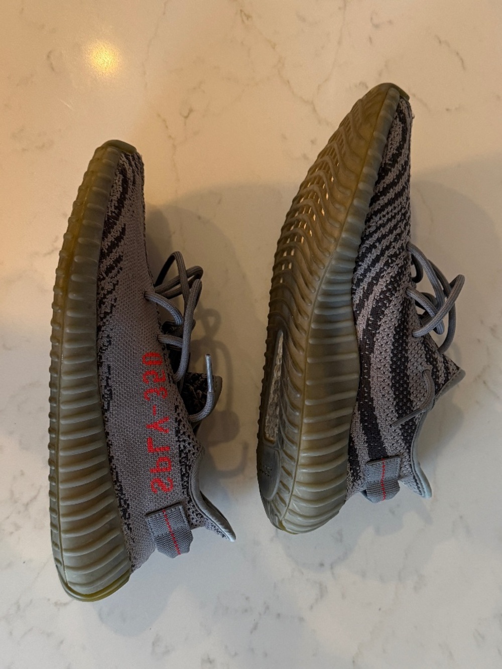ADIDAS YEEZY BOOST 350 V2 BELUGA 2.0 MEN SIZE 9 - Picture 4 of 10